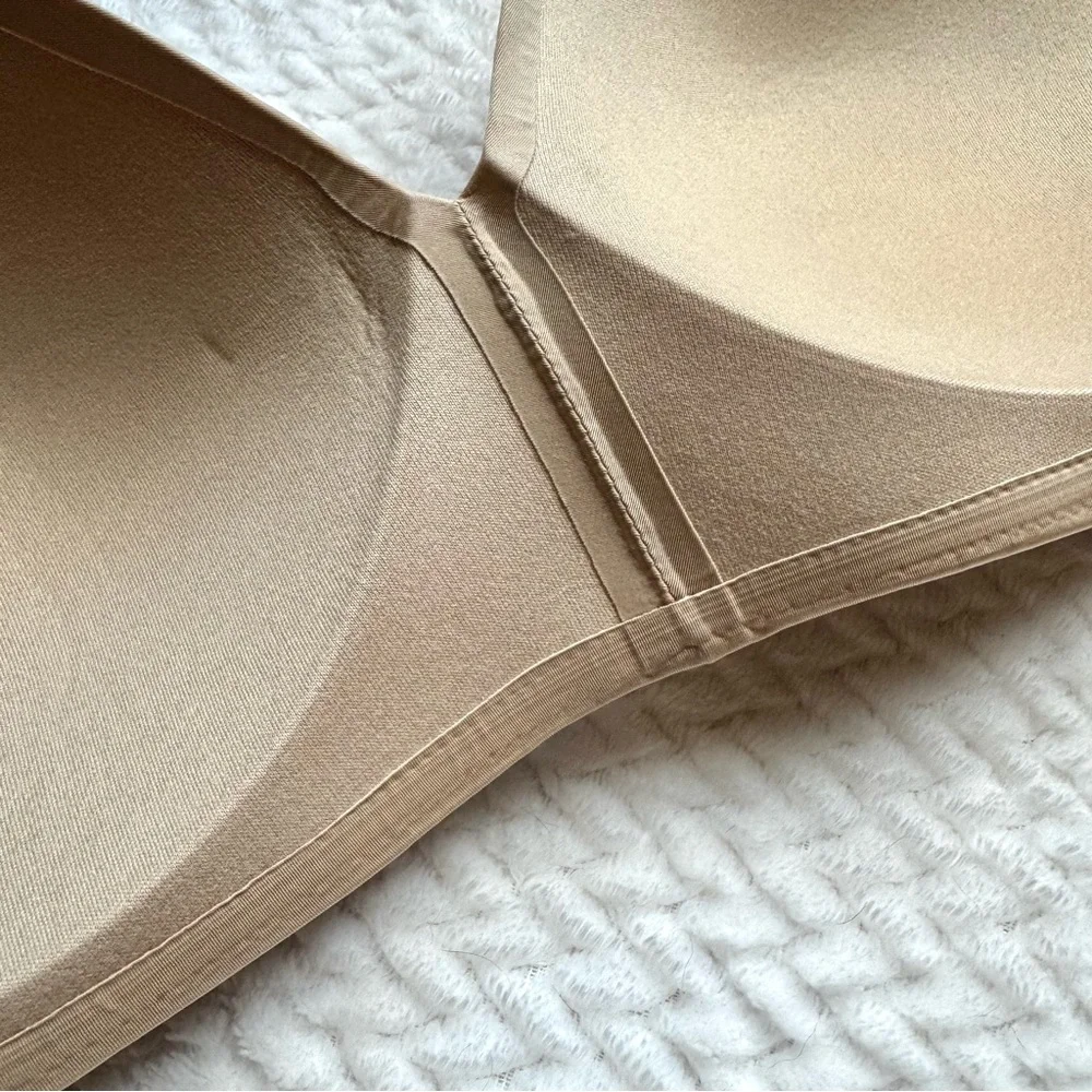 Soma Vanishing 360 Wireless Bra 38B Beige Back Closure Seamless Smoothing